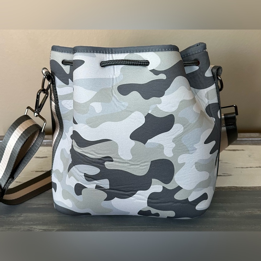 Haute Shore - Zoe Safari Bucket Bag - Picture 3 of 5